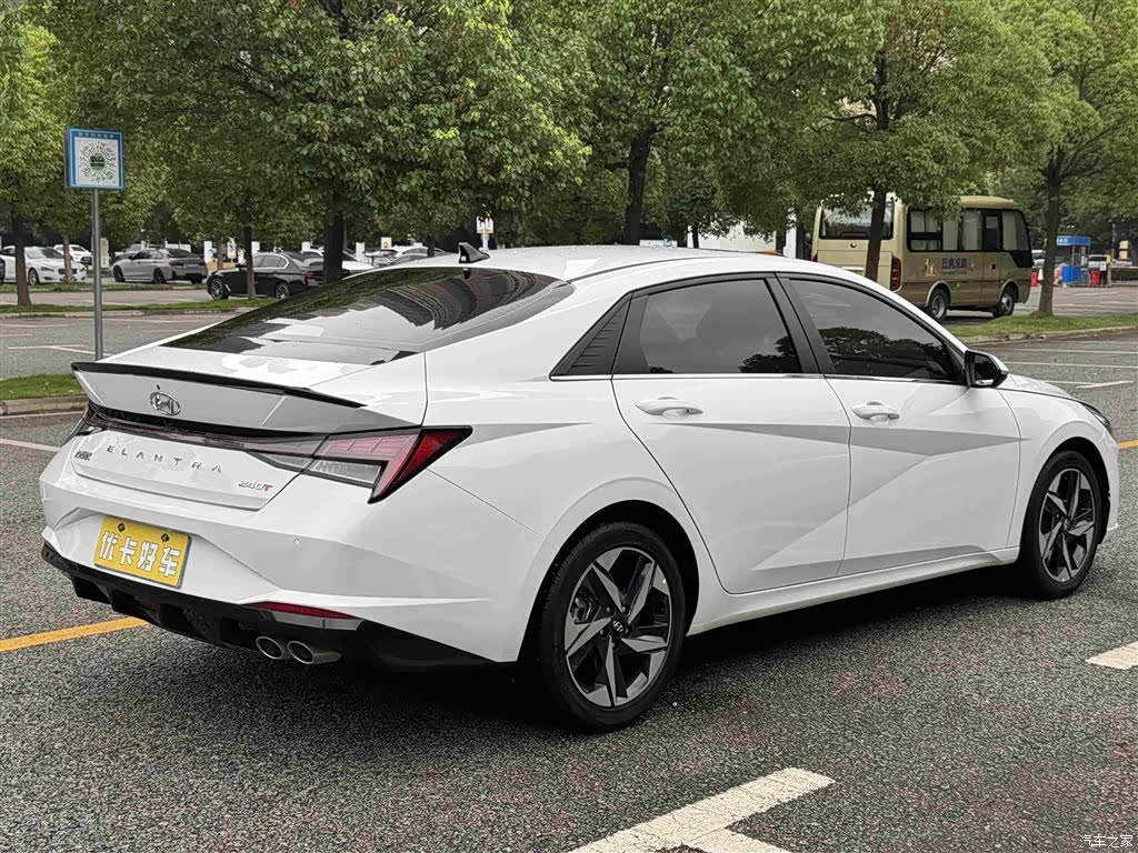 Hyundai Elantra, 2023 4