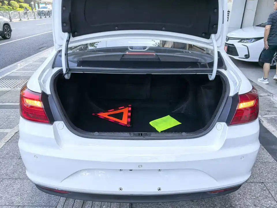 Geely Vision