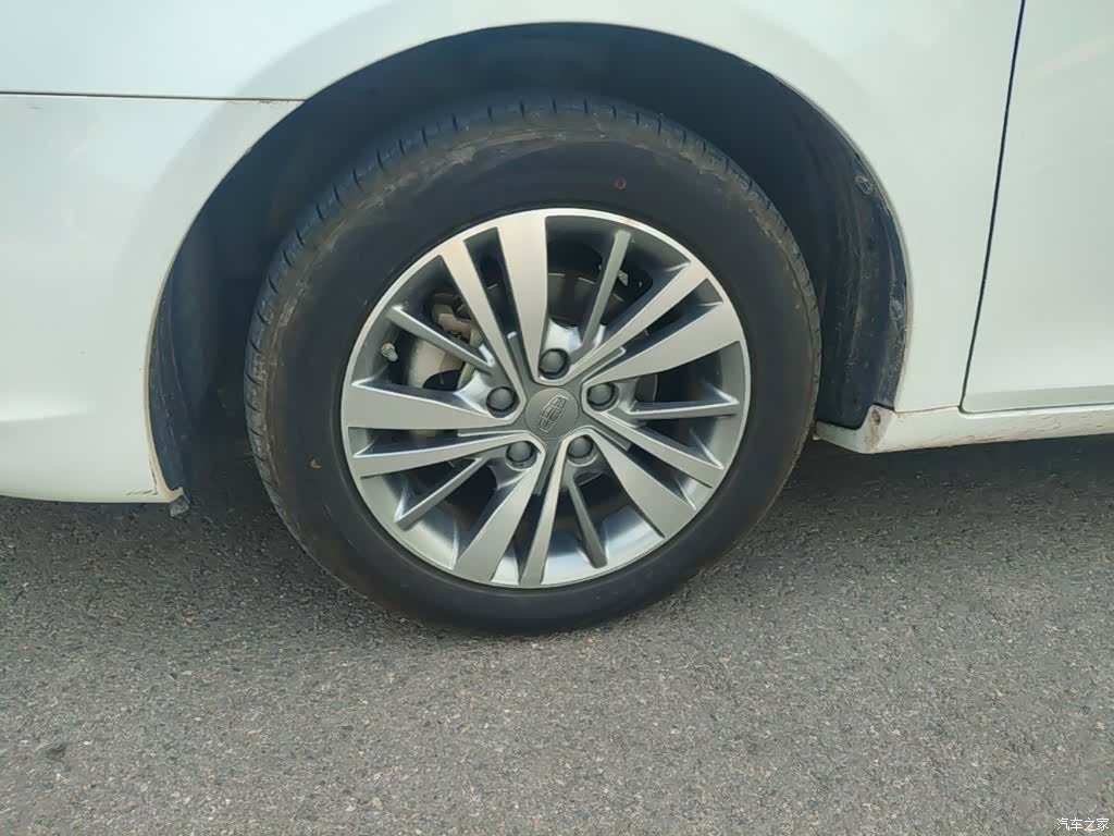 Geely Emgrand, 2018 23