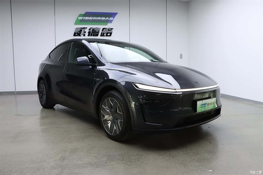 Tesla Model Y, 2026 4