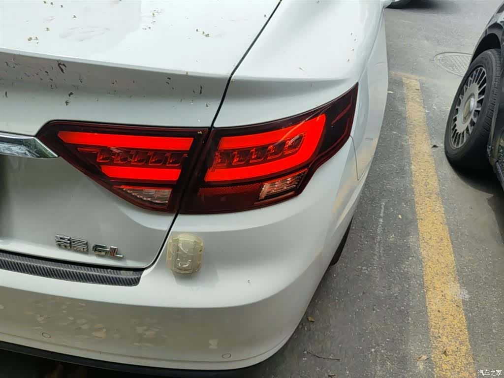 Geely Emgrand, 2021 24