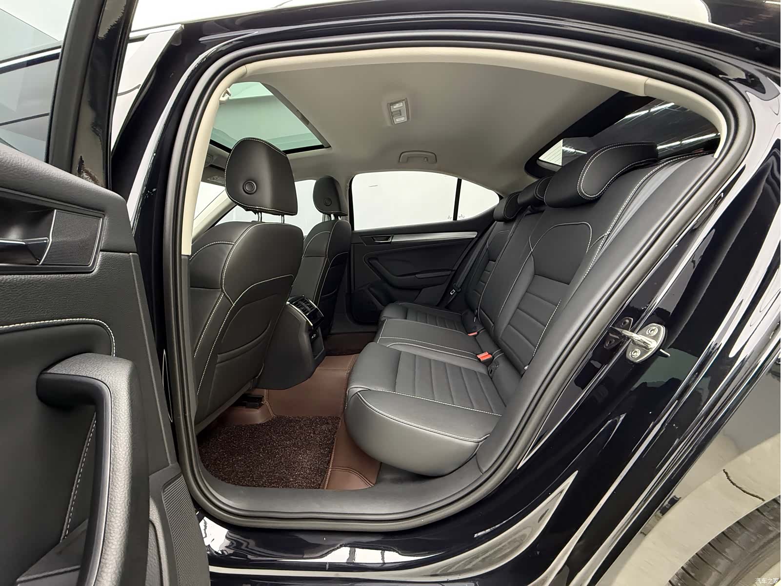 Skoda Superb, 2023 15