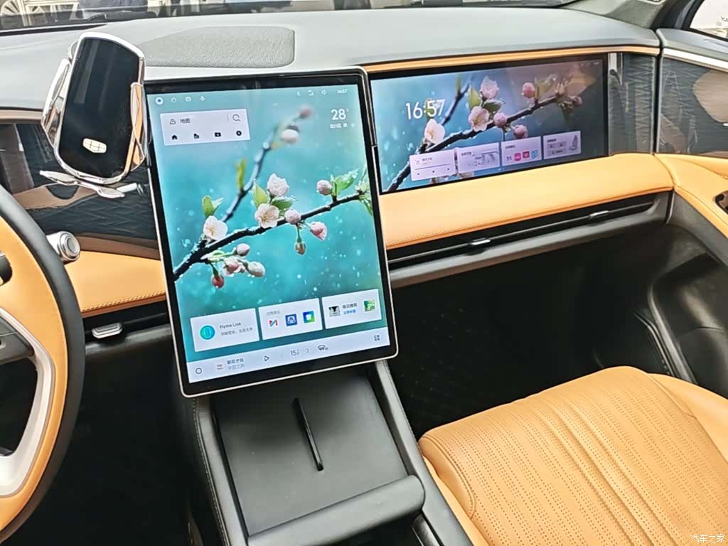 Geely Galaxy L7, 2024 13