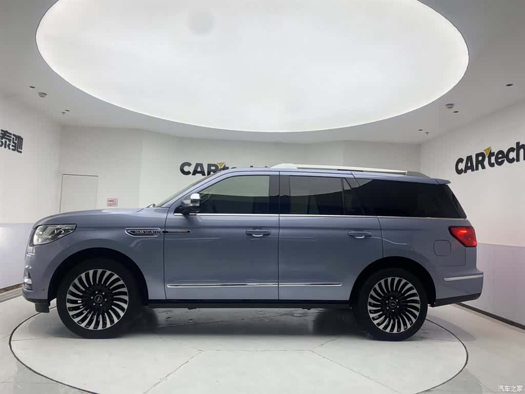 Lincoln Navigator, 2023 8