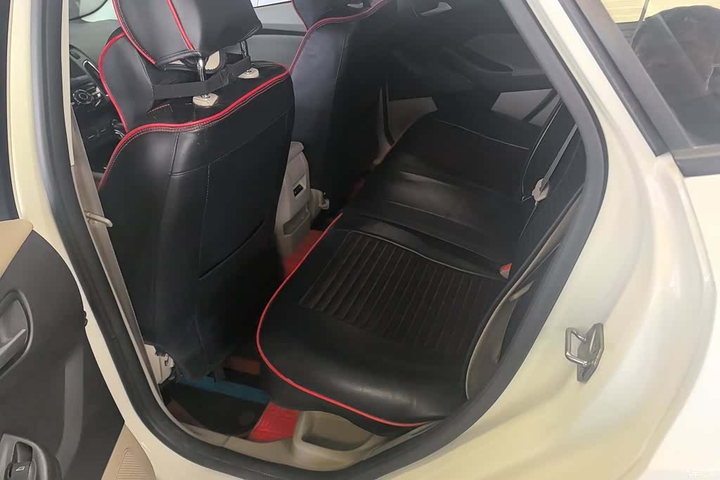 Ford Focus, 2017 11