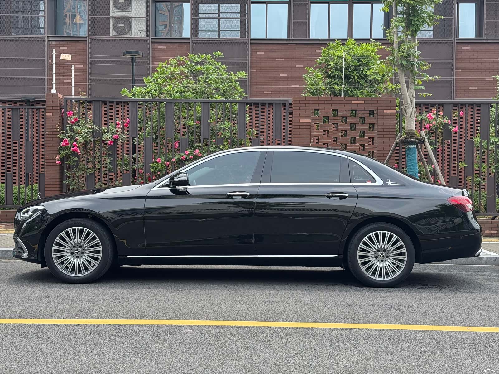 Mercedes-Benz E-Class, 2023 10