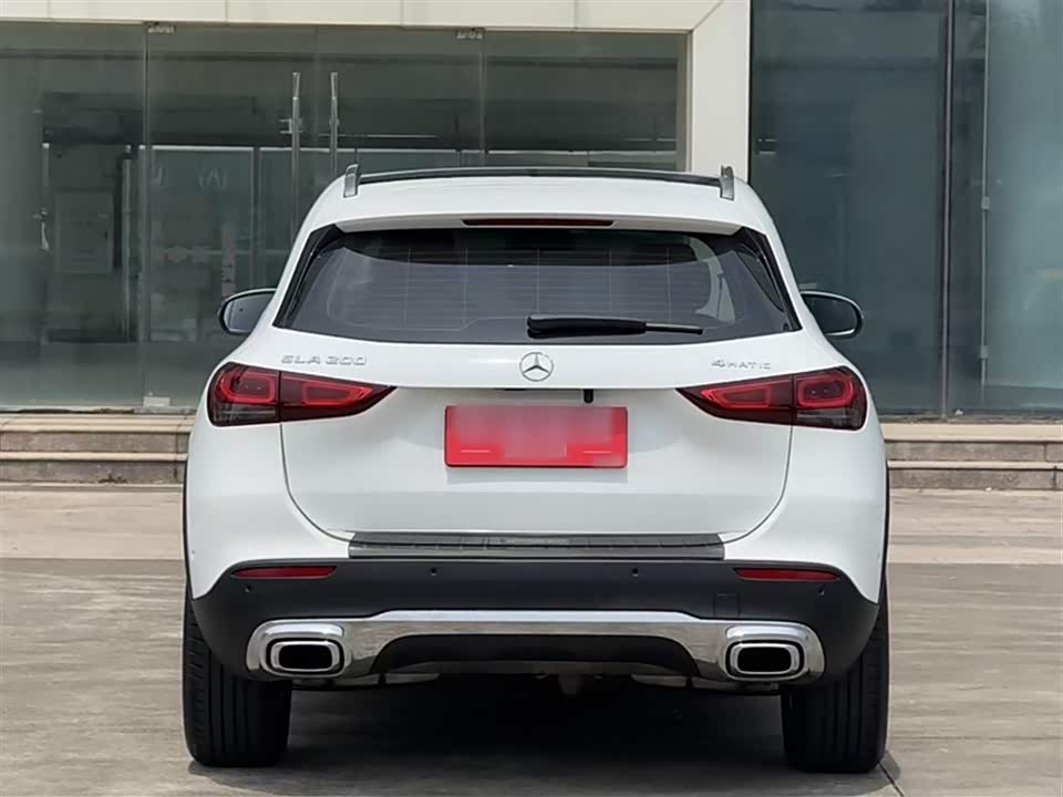 Mercedes-Benz GLA Mercedes-Benz GLA