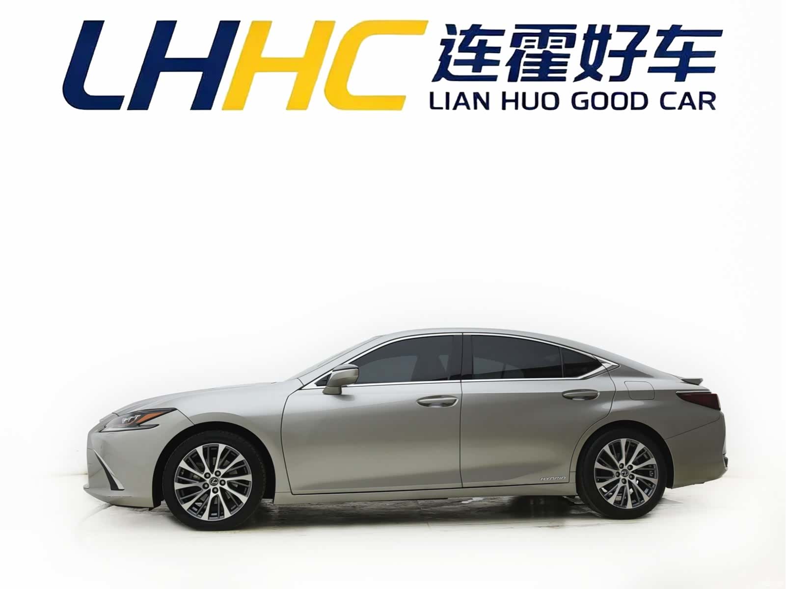 Lexus ES, 2019 3