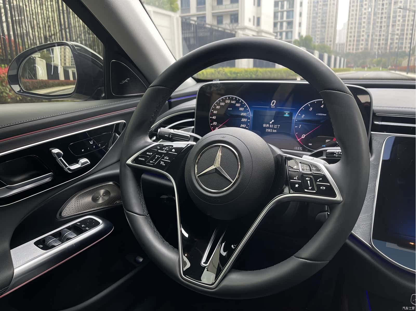 Mercedes-Benz E-Class, 2024 14
