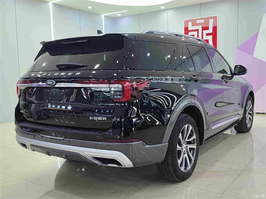 Ford Explorer, 2023 6