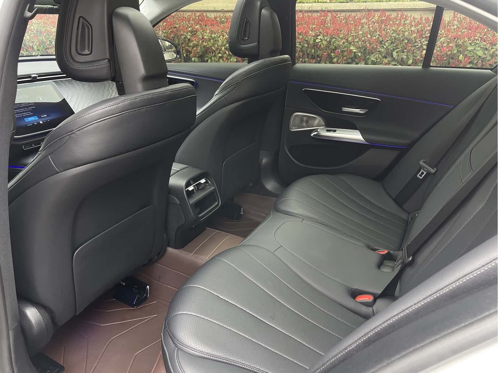 Mercedes-Benz E-Class, 2024 10