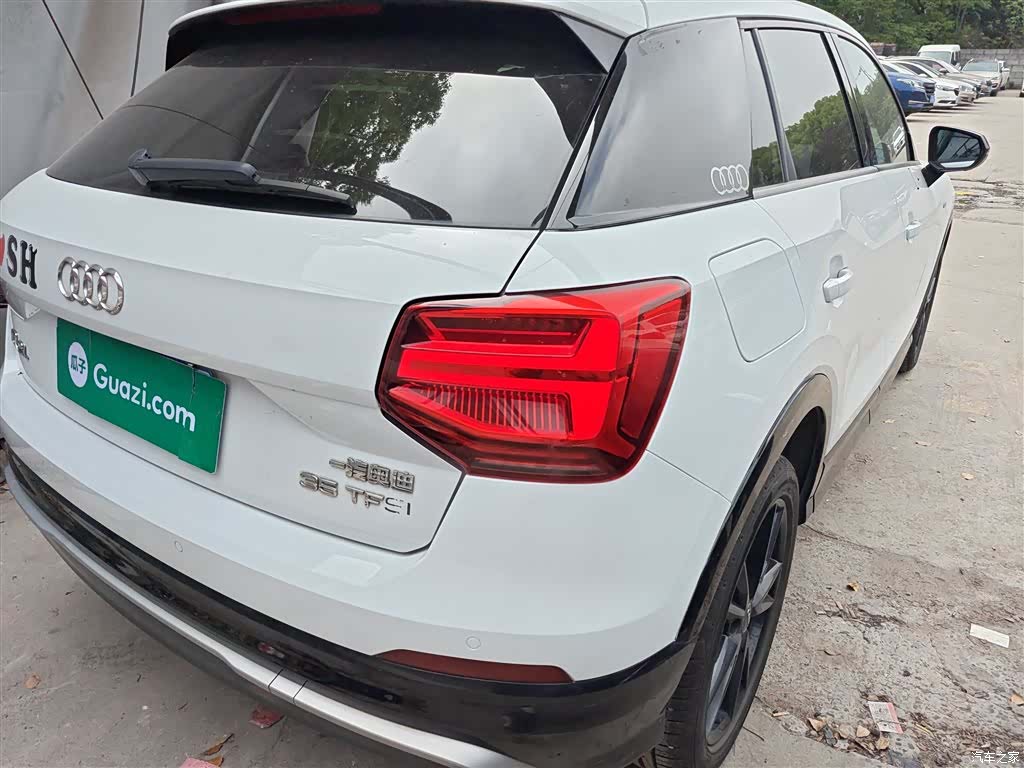 Audi Q2L, 2021 8