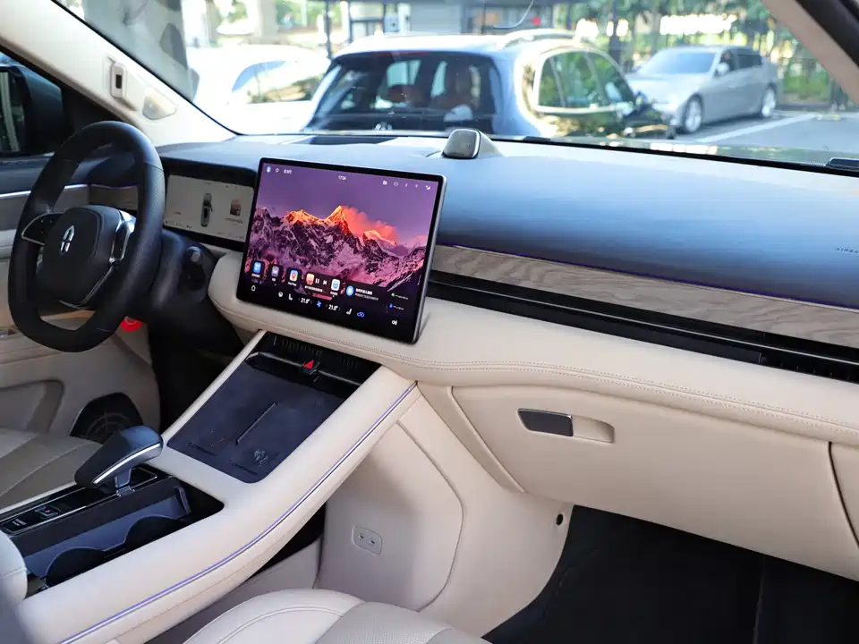 AITO Ask the world M7