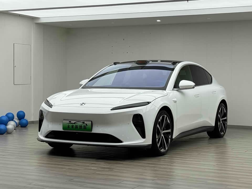NIO ET5
