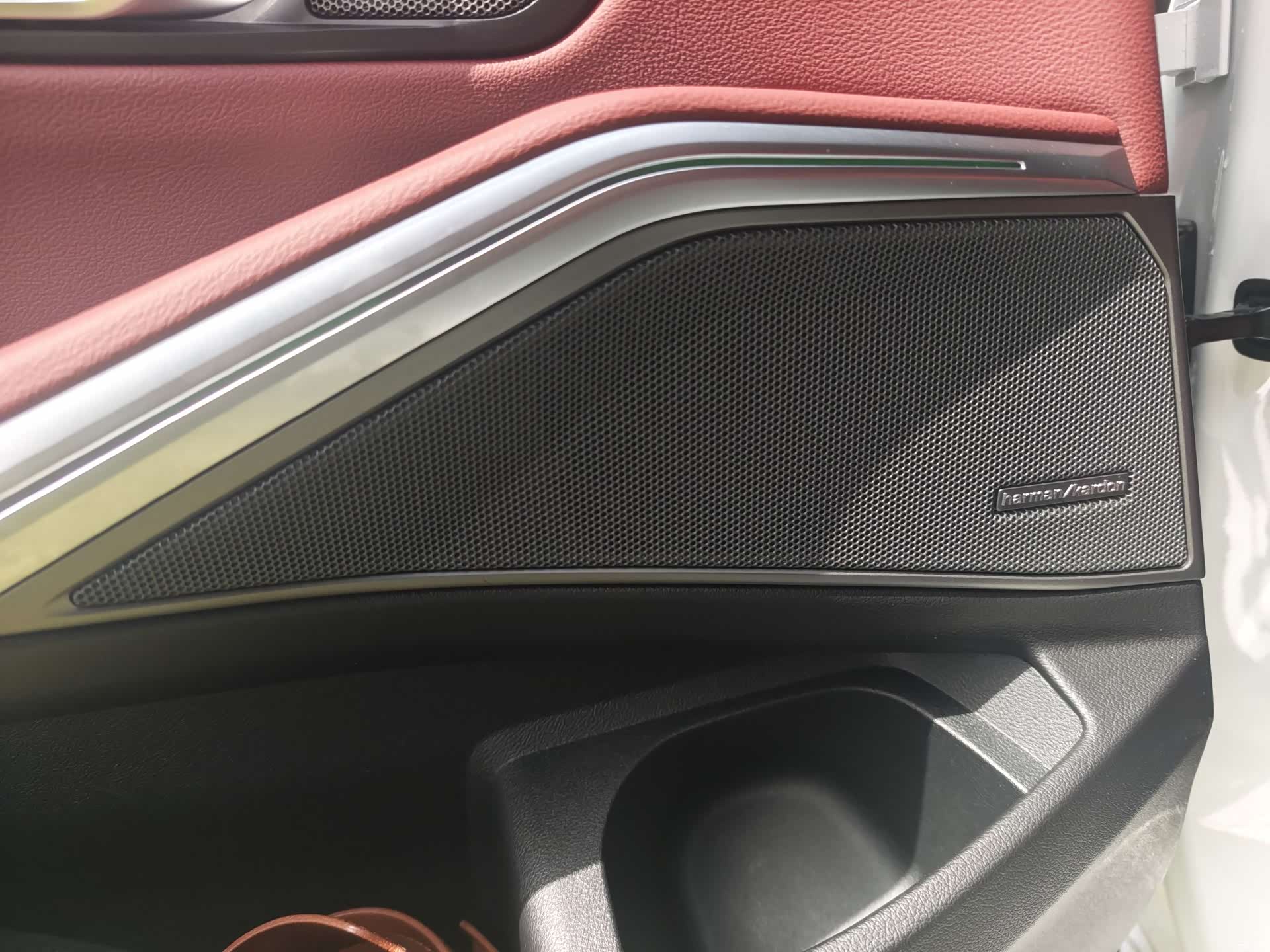 BMW 3 Series, 2025 10