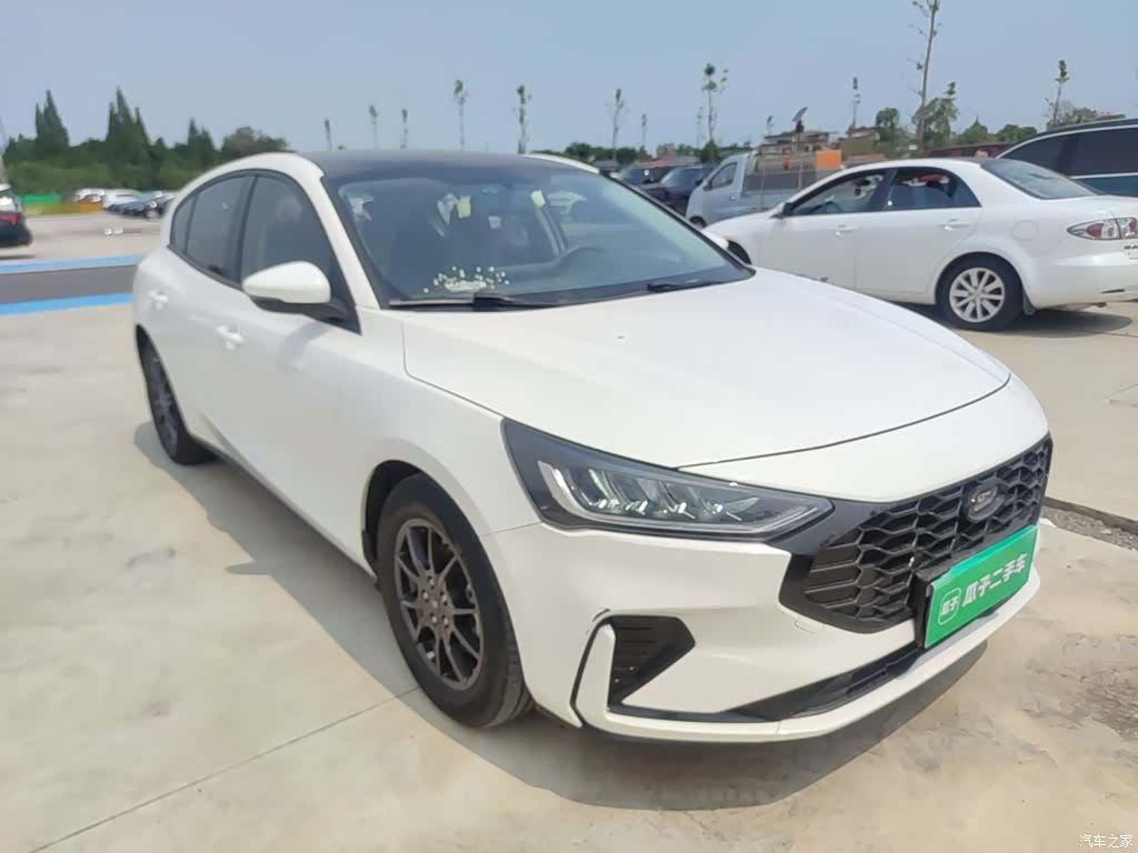 Ford Focus, 2022 4