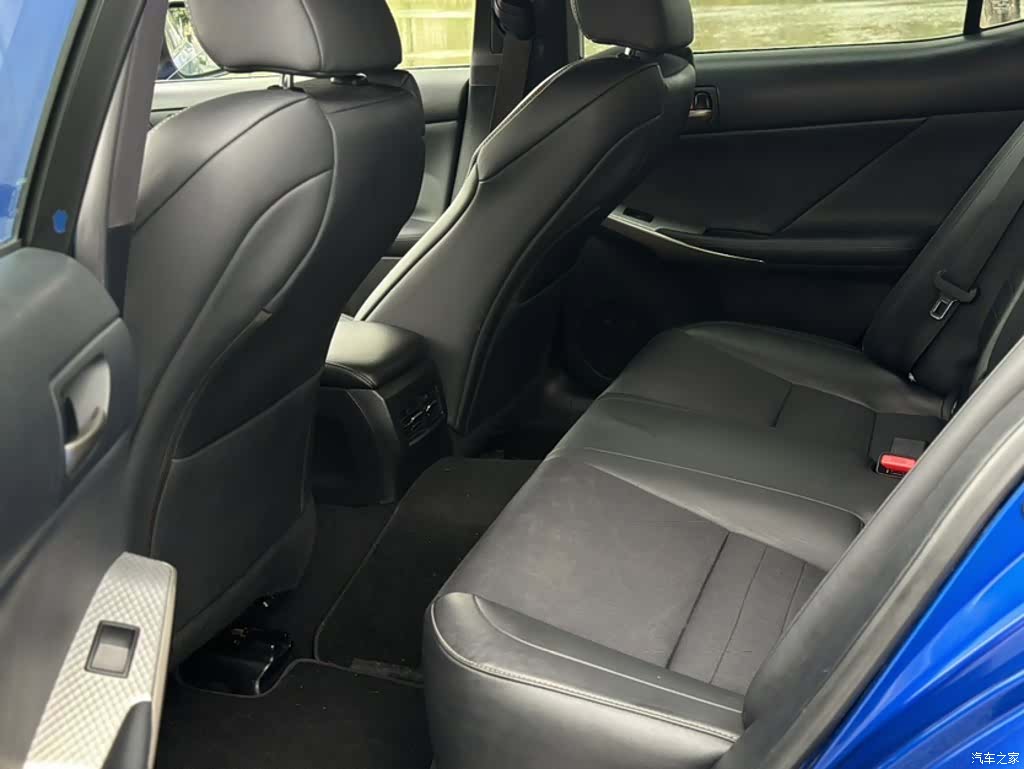 Lexus IS, 2018 13