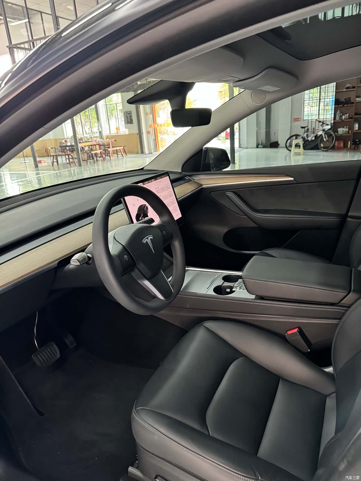 Tesla Model Y, 2022 все фото