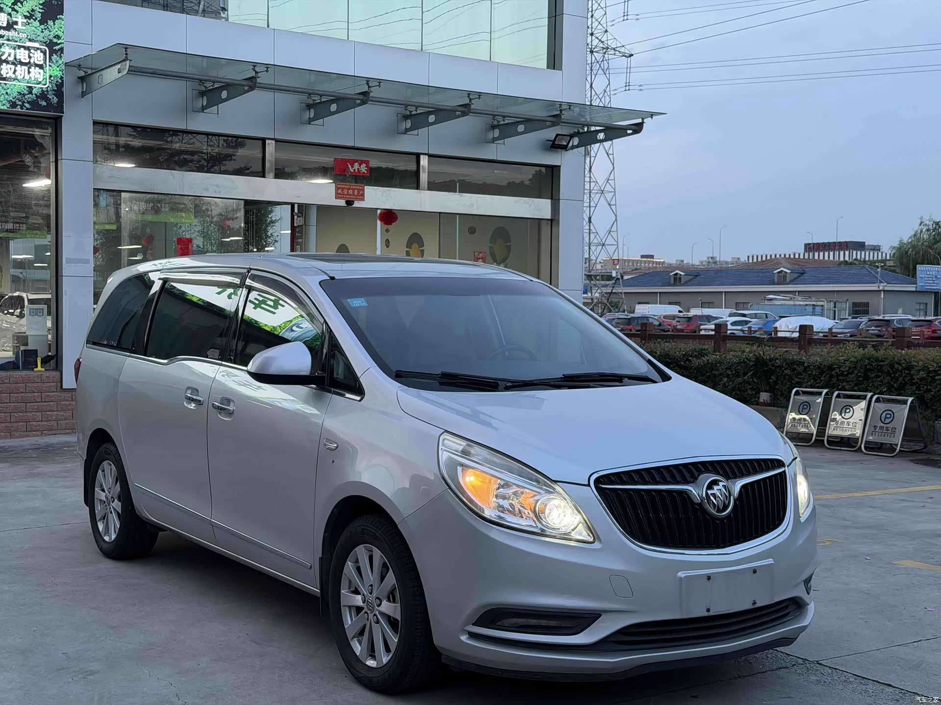 Buick GL8, 2017 3