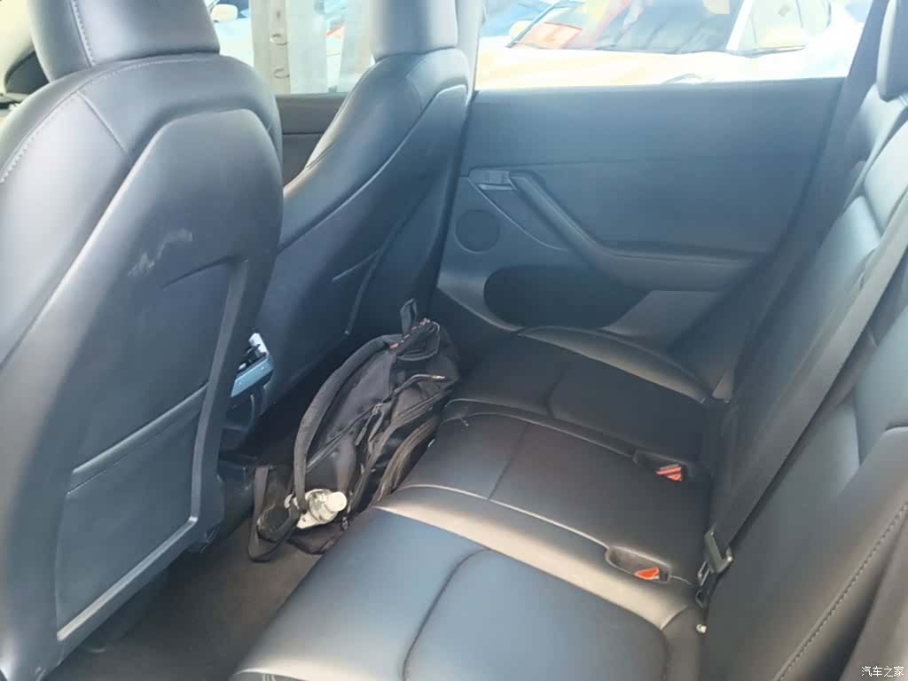 Tesla Model Y, 2022 17