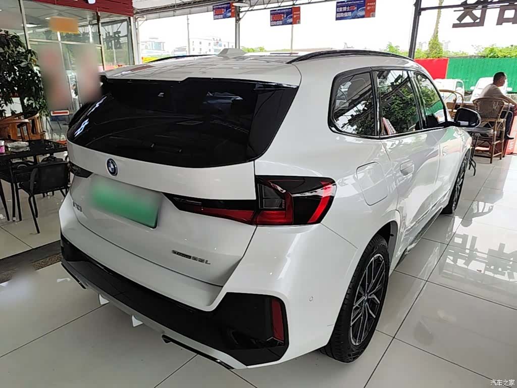 BMW iX1, 2025 7