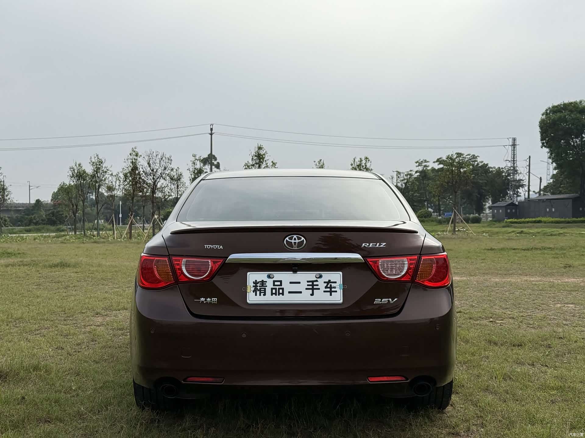 Toyota 2.5V, 2012 7