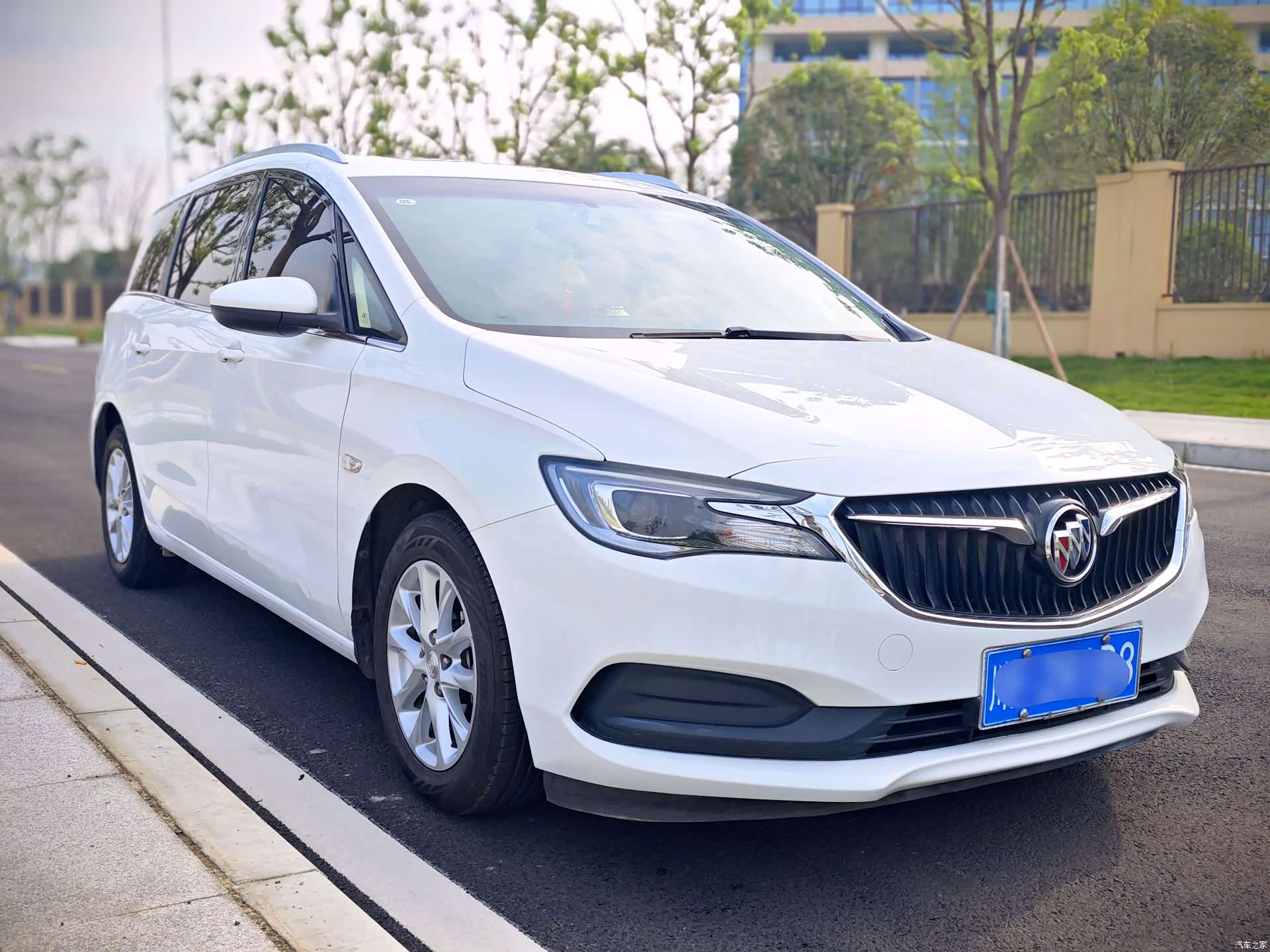 Buick GL6, 2018 3