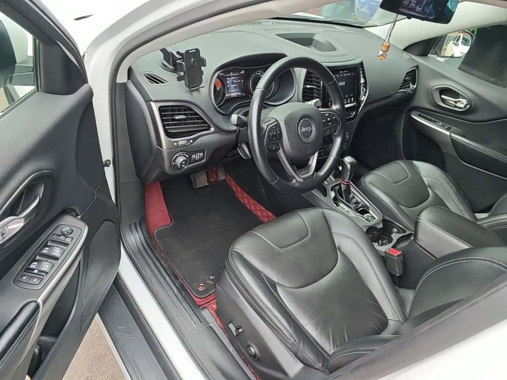 Jeep Cherokee, 2019 16