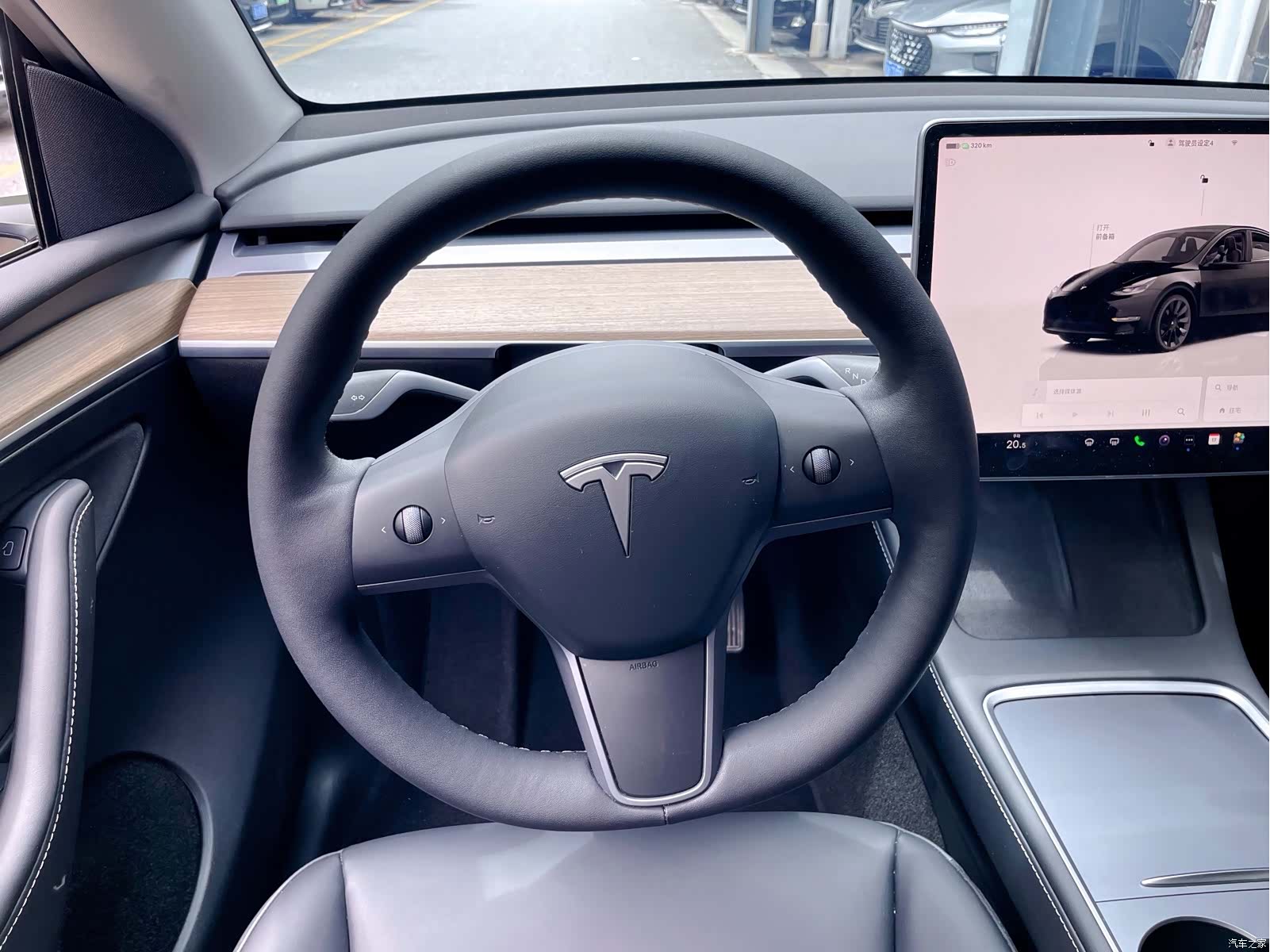 Tesla Model Y, 2022 19