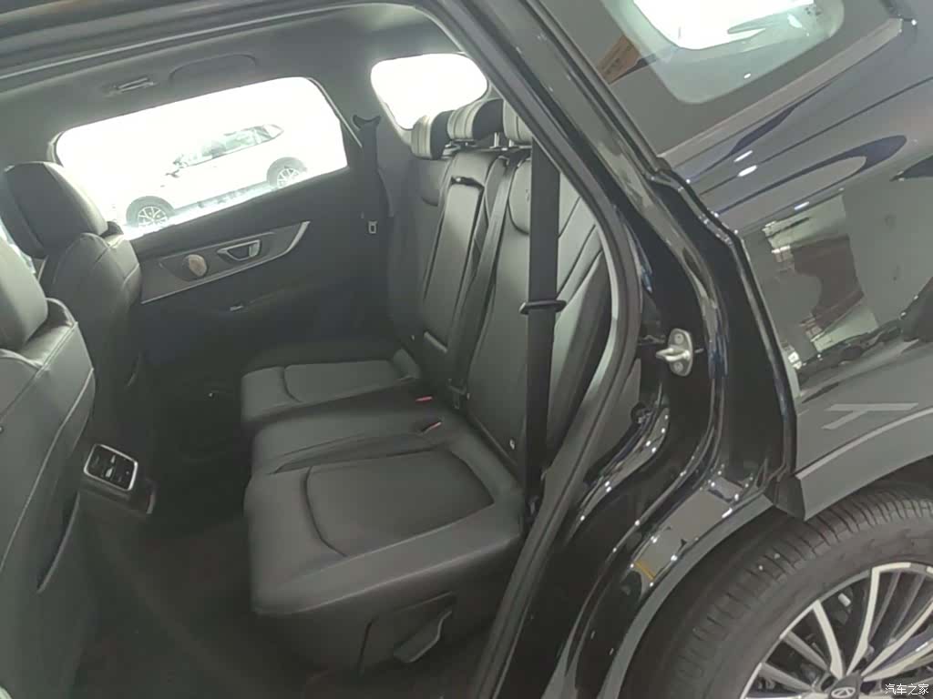 Chery Tiggo 8, 2026 17