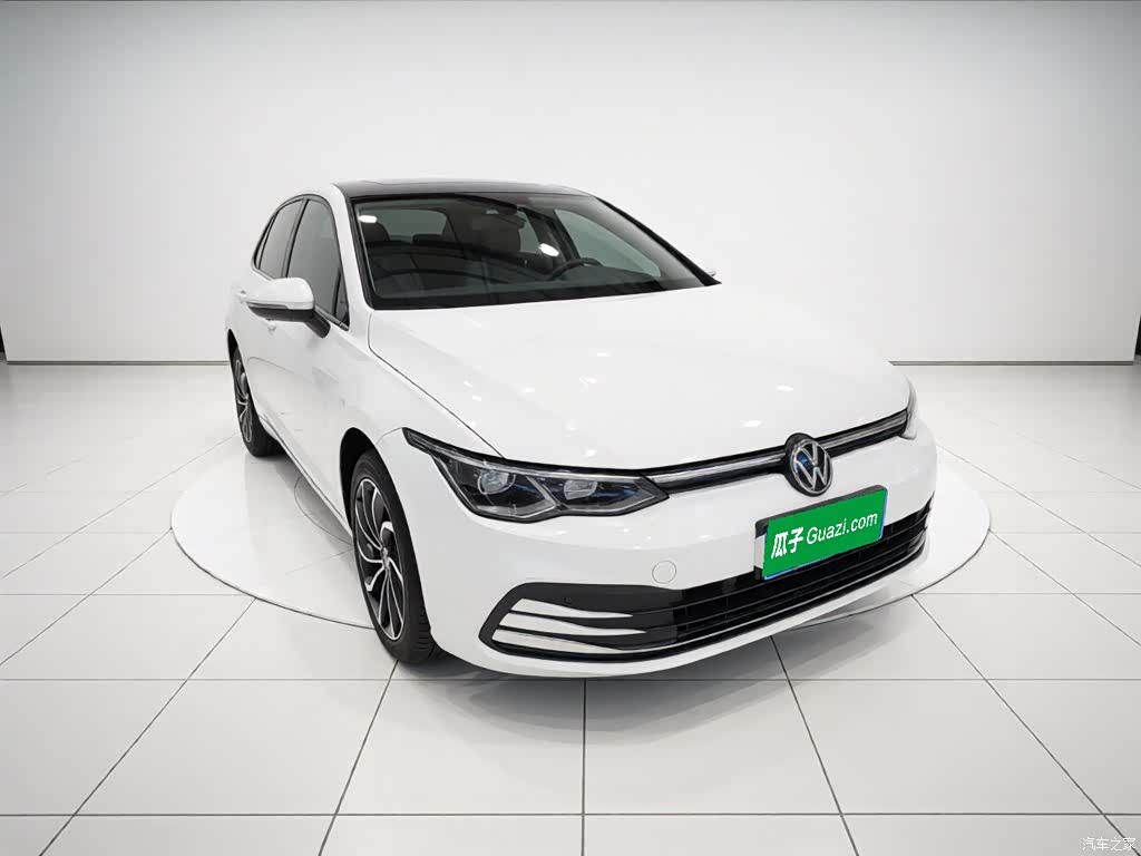 Volkswagen Golf, 2023 4