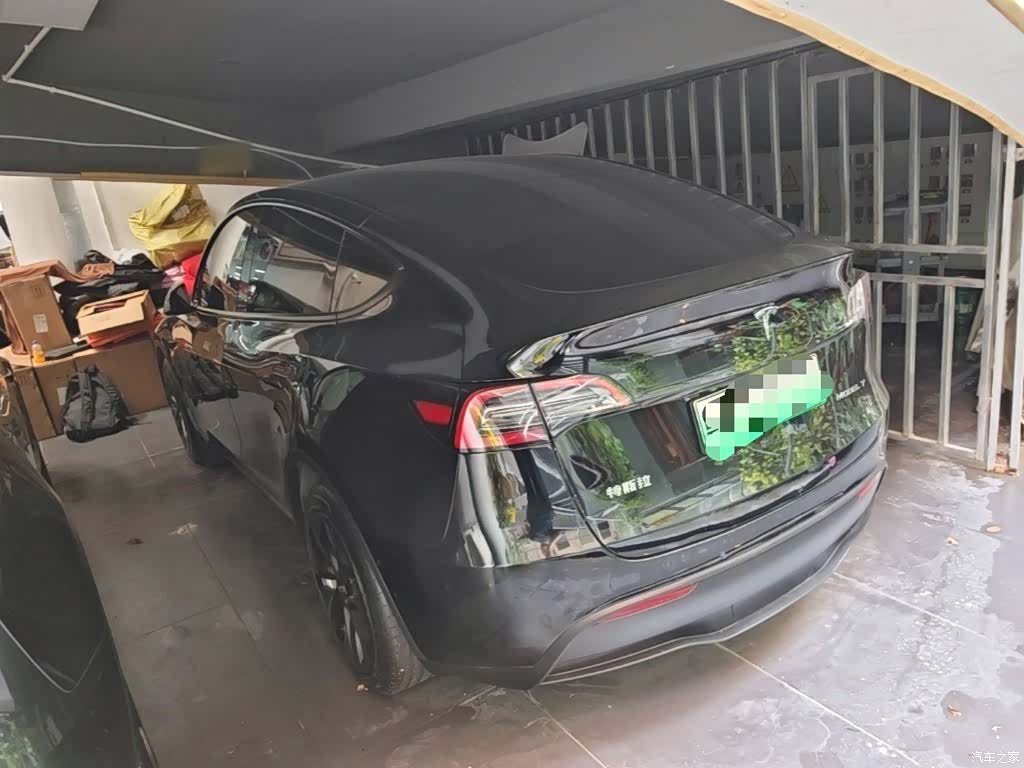 Tesla Model Y, 2021 все фото