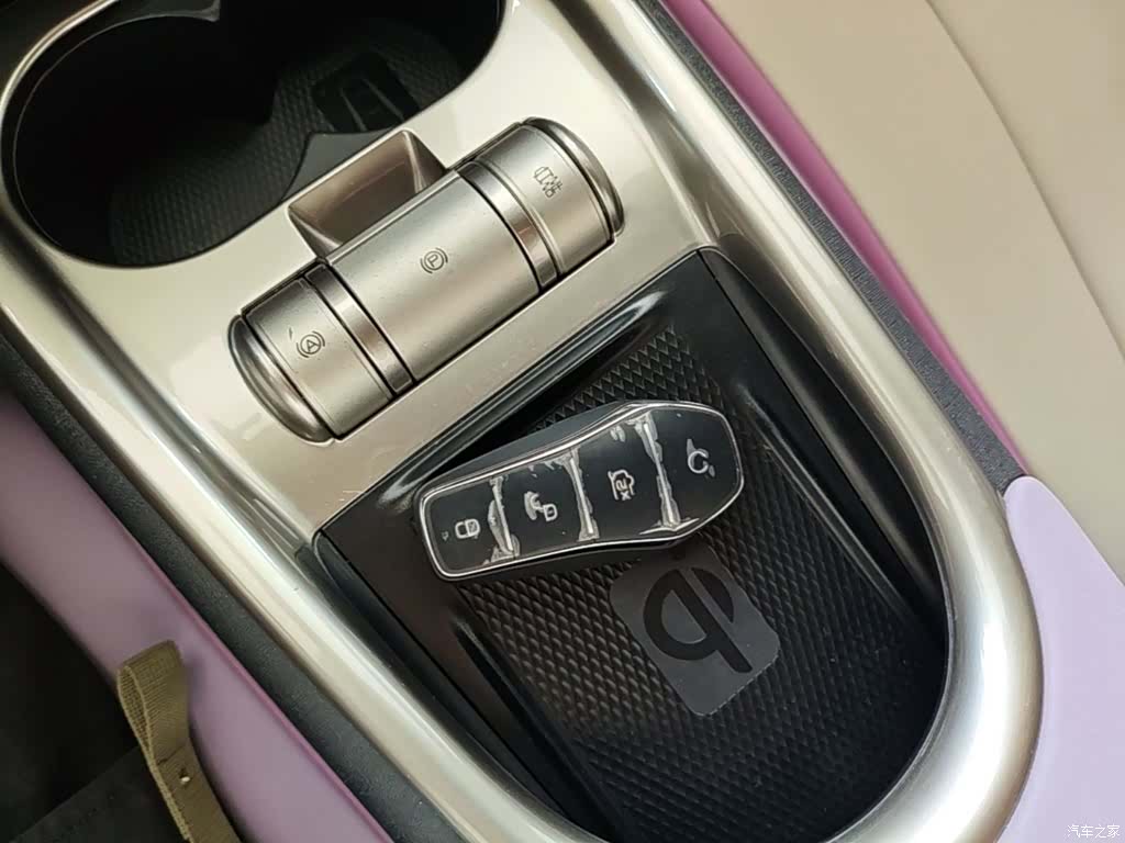 BYD Dolphin, 2022 9