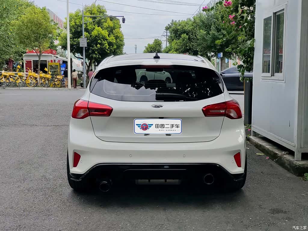 Ford Focus, 2023 все фото