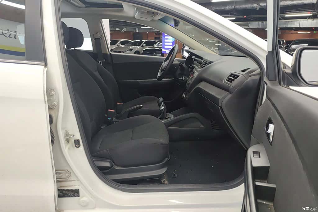Kia K2, 2014 8