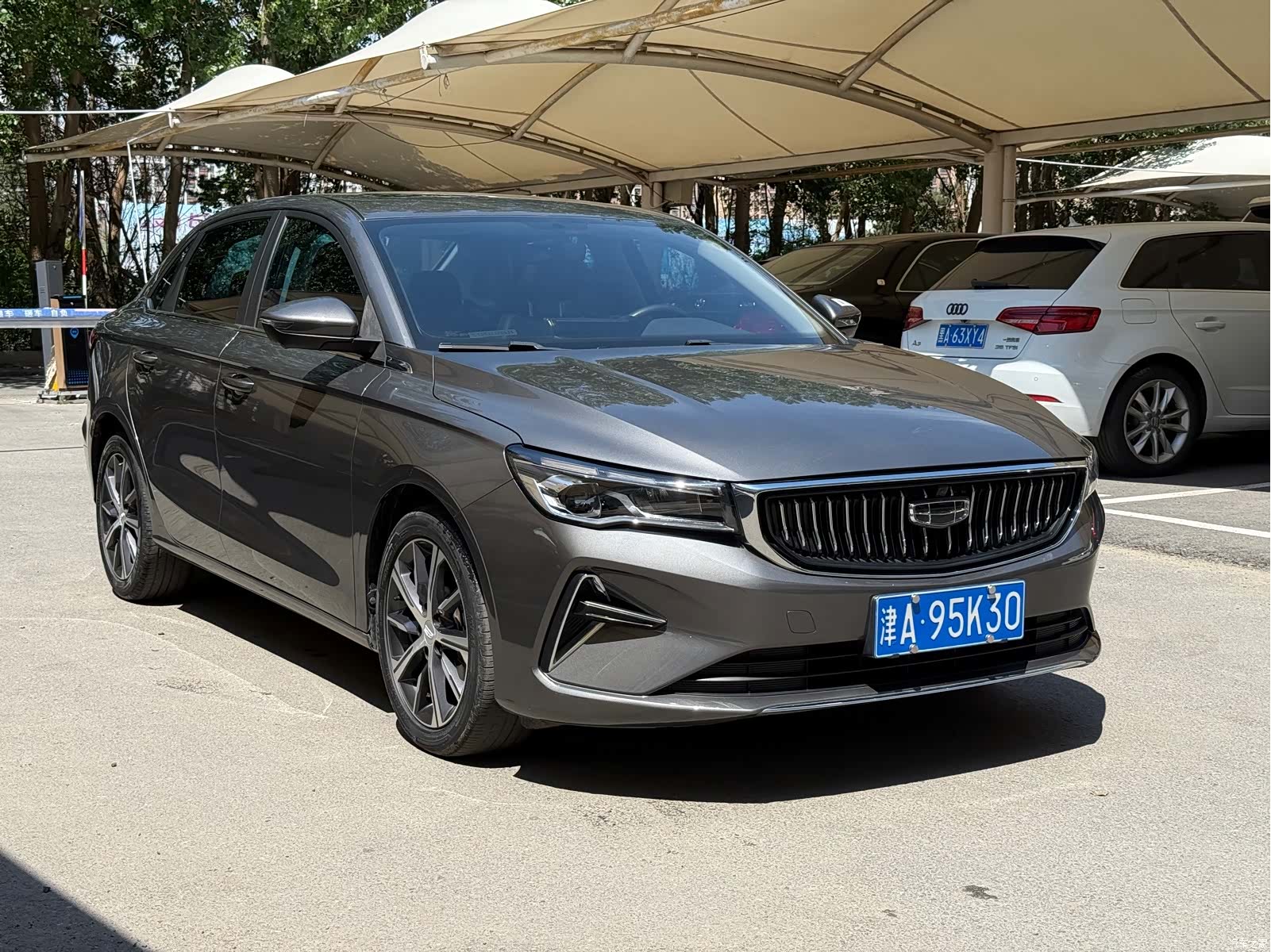 Geely Emgrand, 2022 3