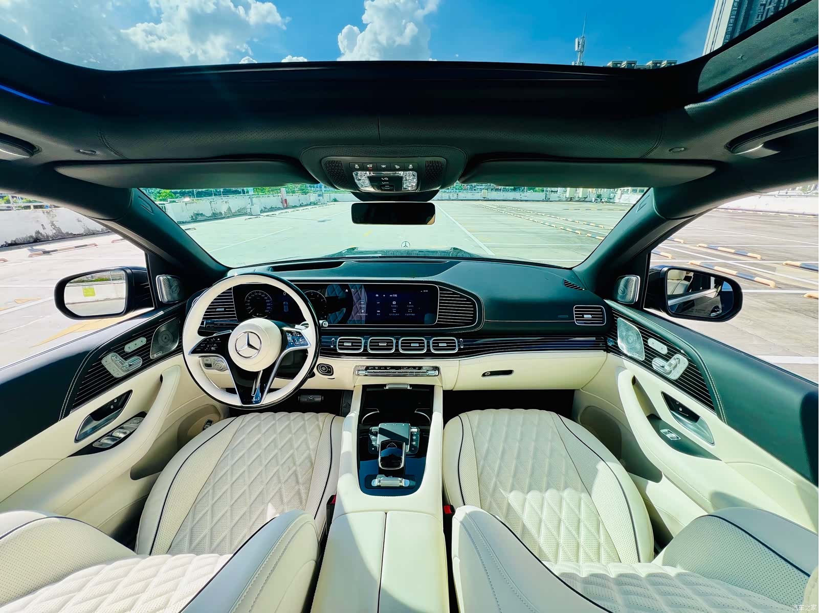 Mercedes-Benz GLS, 2024 12