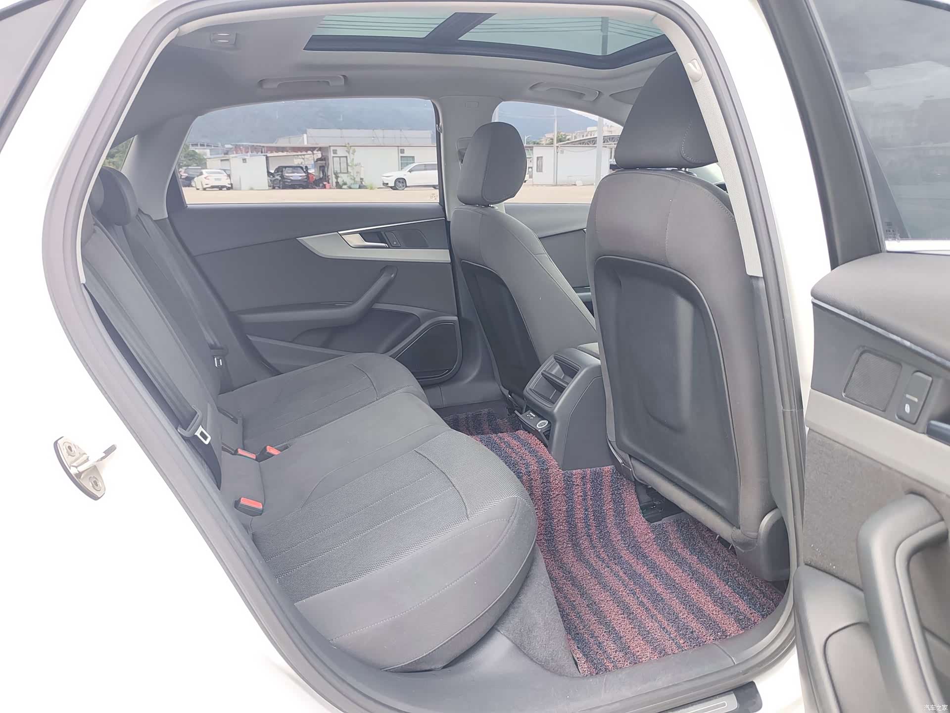Audi A4L, 2019 16