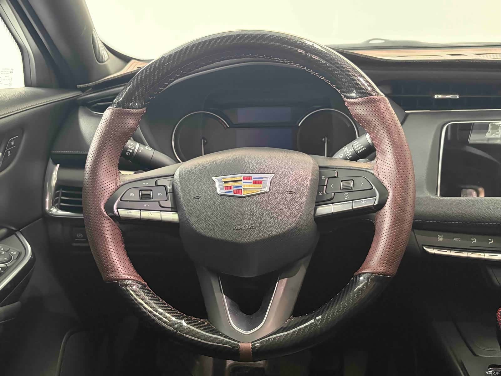 Cadillac XT4, 2021 22