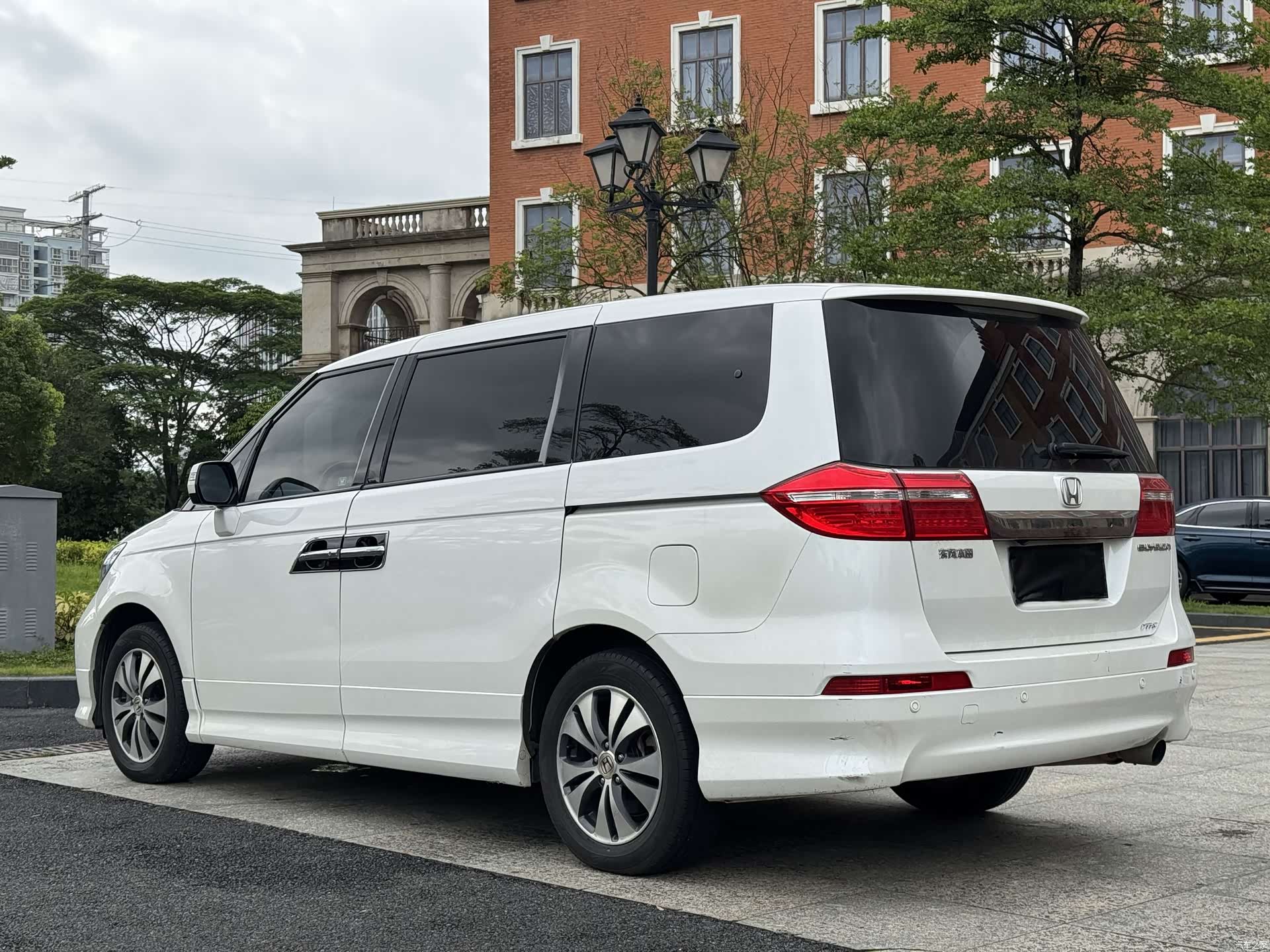 Honda Elysion, 2016 7