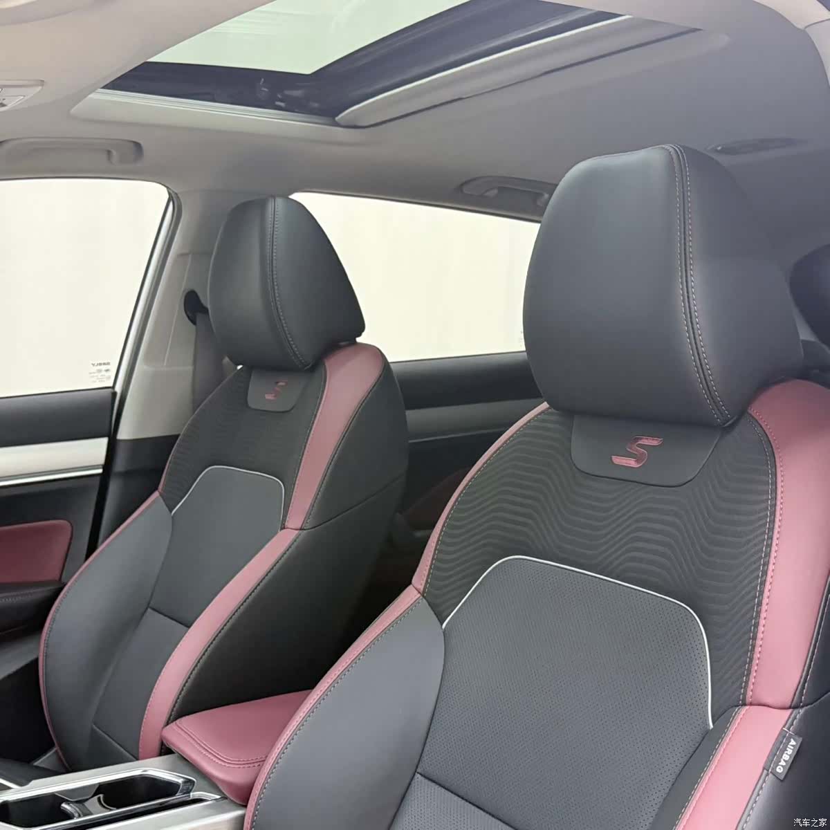 Geely Coolray, 2021 16