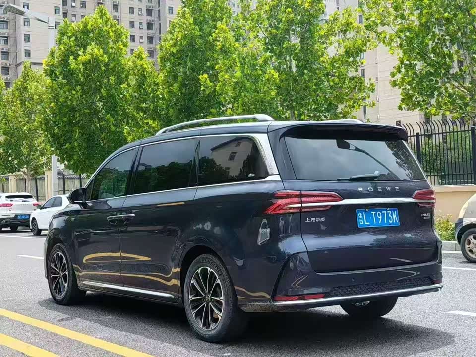 Roewe iMAX8