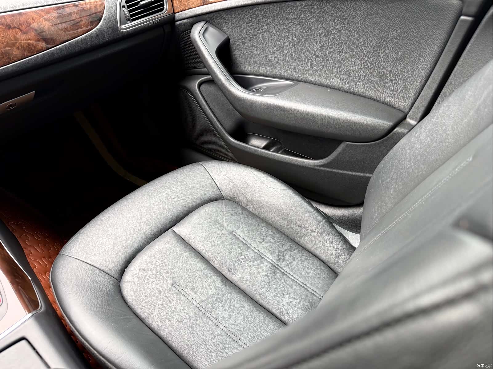 Audi A6L, 2015 11