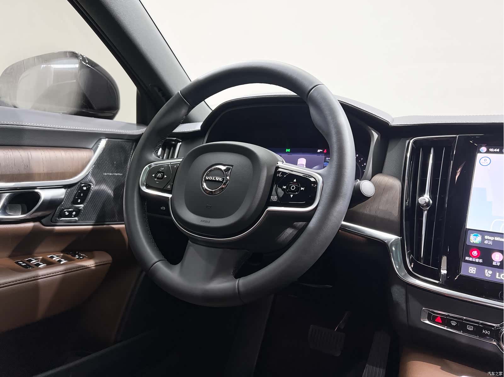 Volvo S90, 2023 12