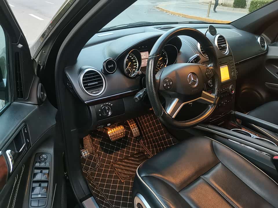 Mercedes-Benz M class