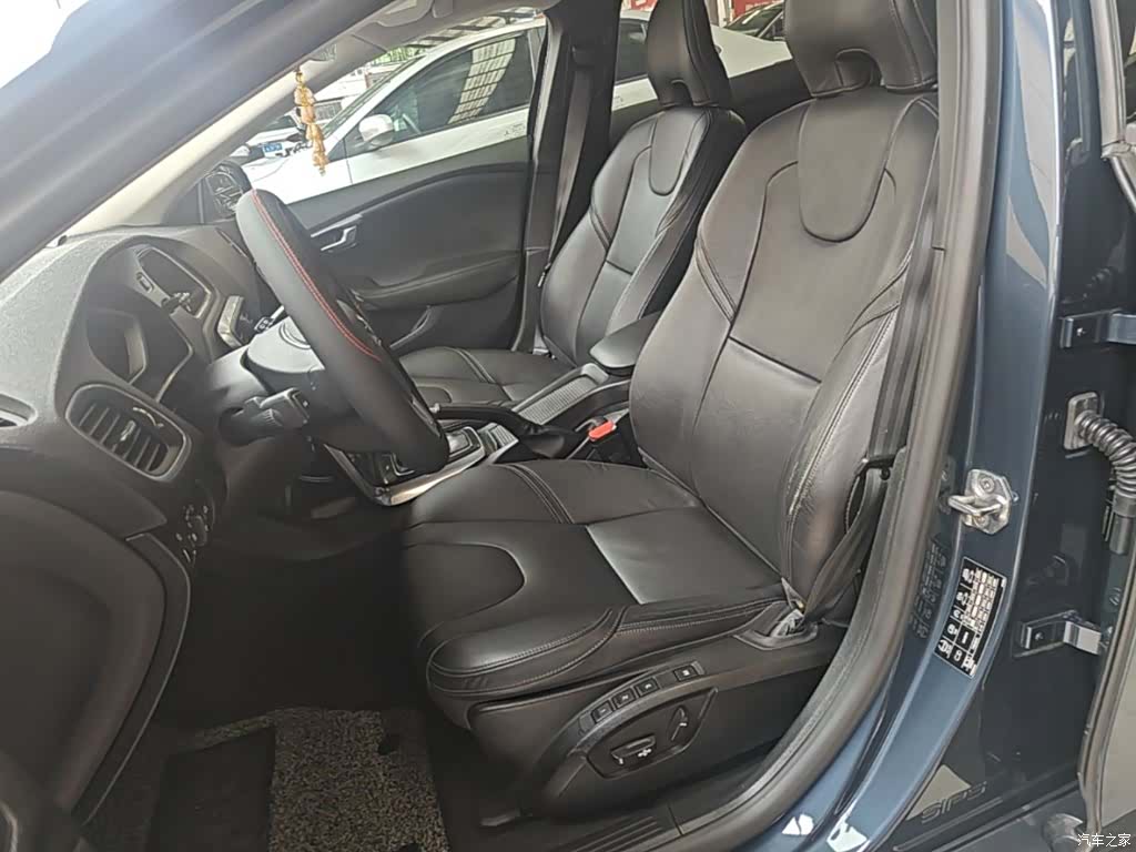 Volvo V40, 2017 15