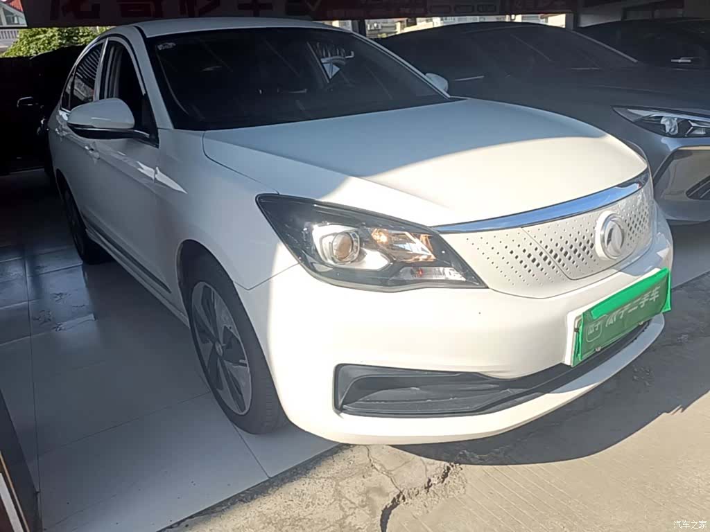 DongFeng E70, 2022 22