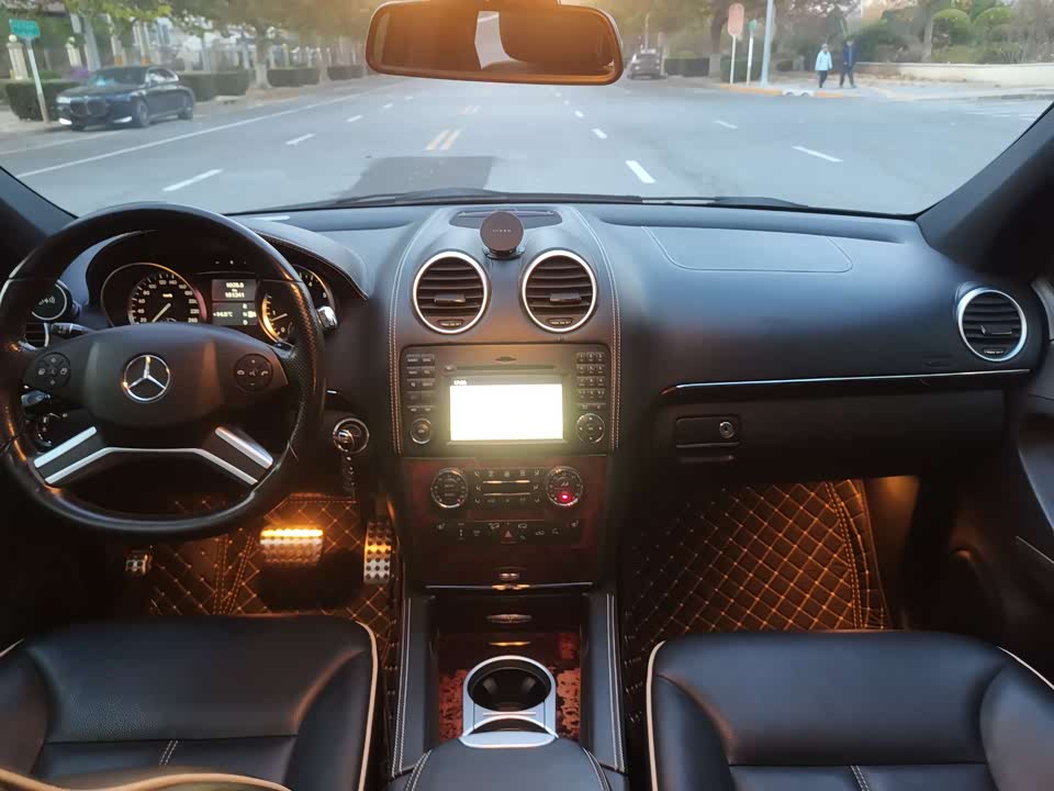 Mercedes-Benz M class