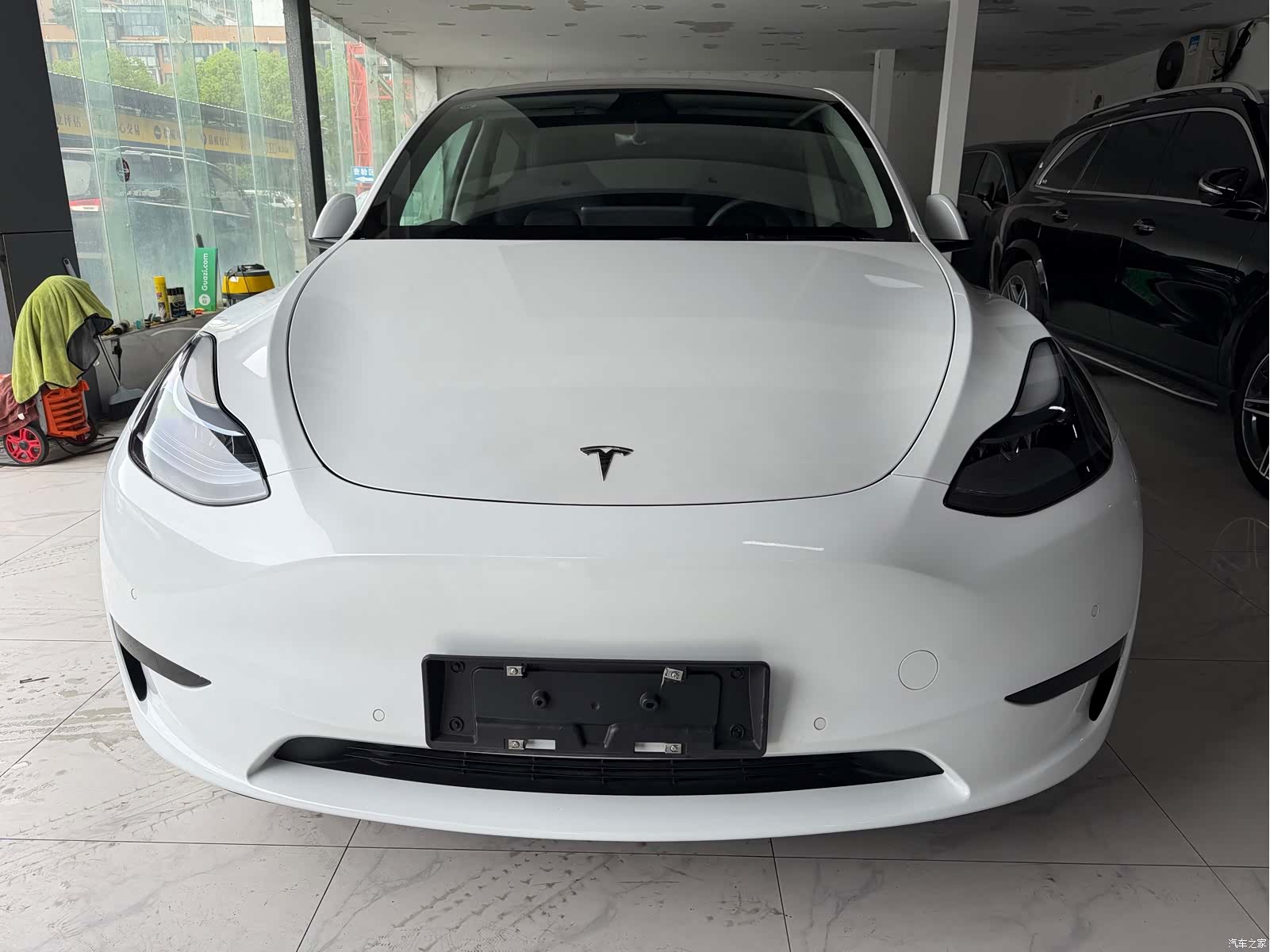 Tesla Model Y, 2023 2