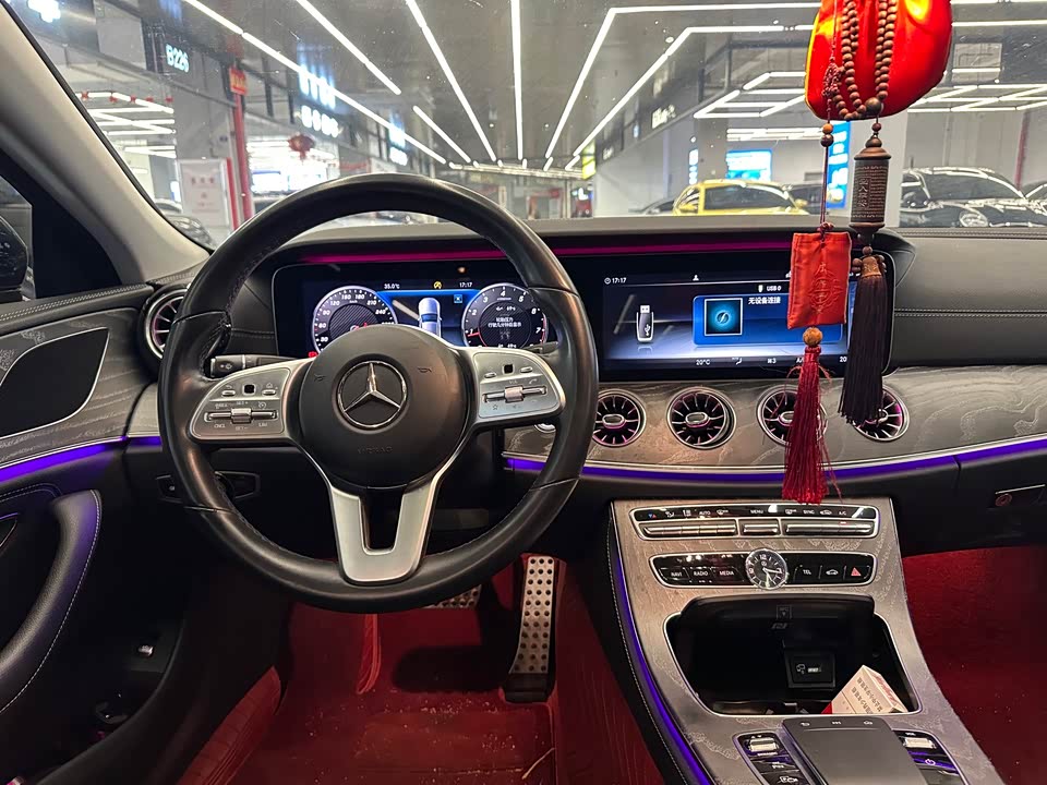 Mercedes-Benz CLS Mercedes-Benz CLS